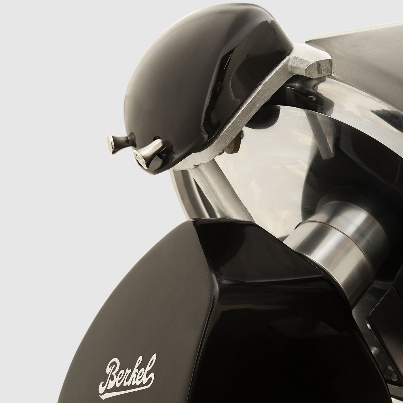 Red Line 250 Noir – Image 7